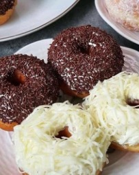 DONAT RASA KEJU COKLAT ISI 6 